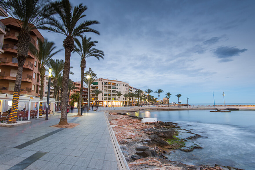 Torreviejas piekrastes promenāde